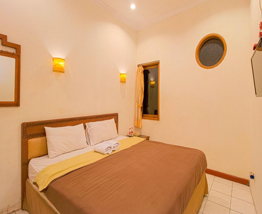 D'Talent Hotel Yogyakarta Extérieur photo