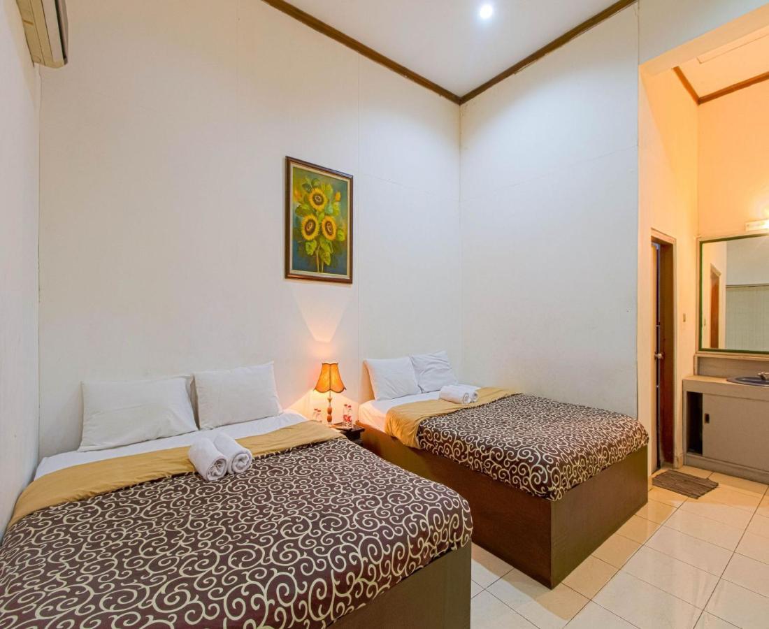 D'Talent Hotel Yogyakarta Extérieur photo