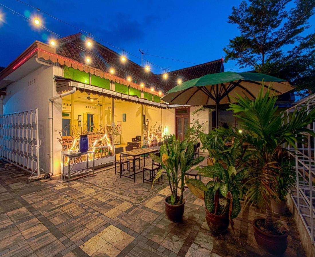 D'Talent Hotel Yogyakarta Extérieur photo
