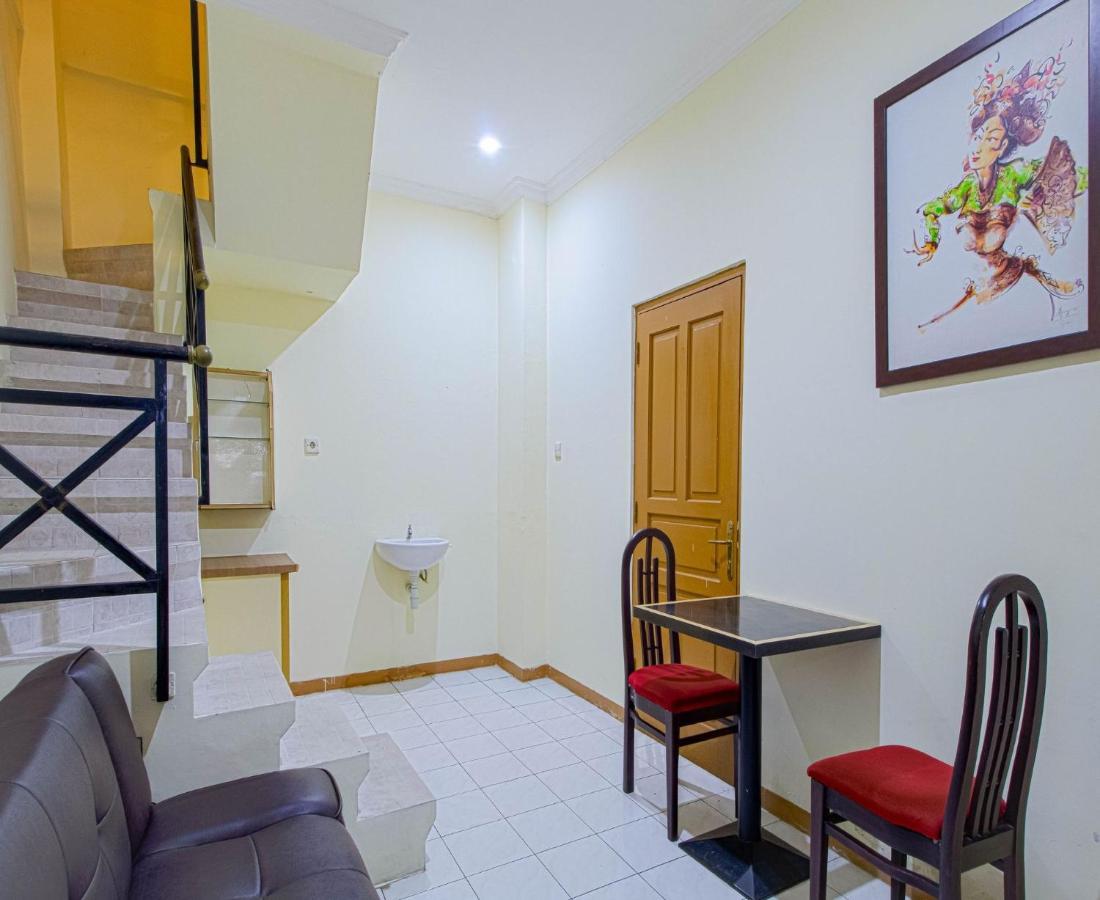 D'Talent Hotel Yogyakarta Extérieur photo