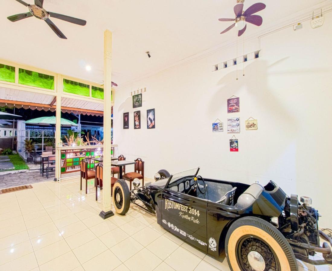 D'Talent Hotel Yogyakarta Extérieur photo