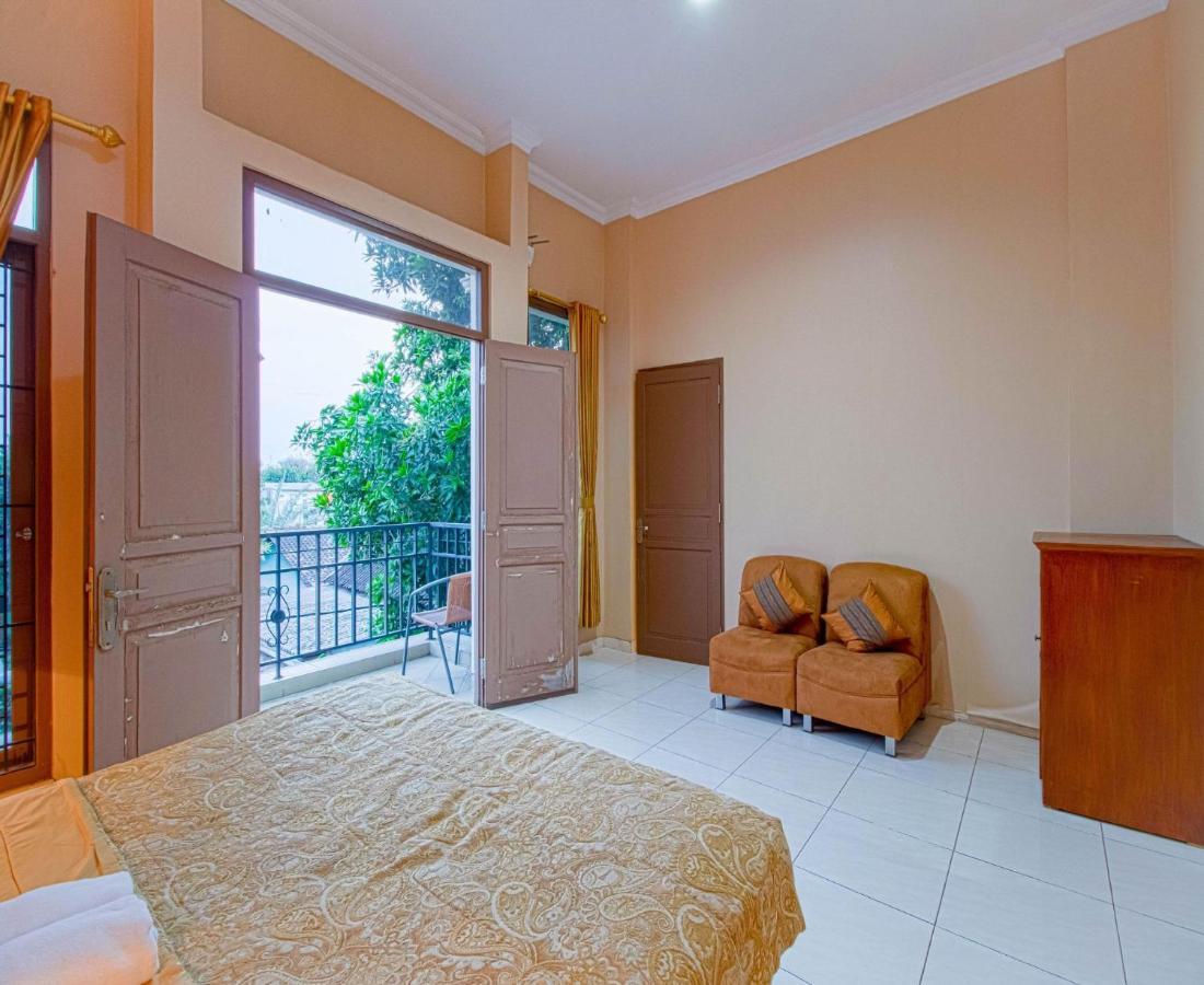 D'Talent Hotel Yogyakarta Extérieur photo