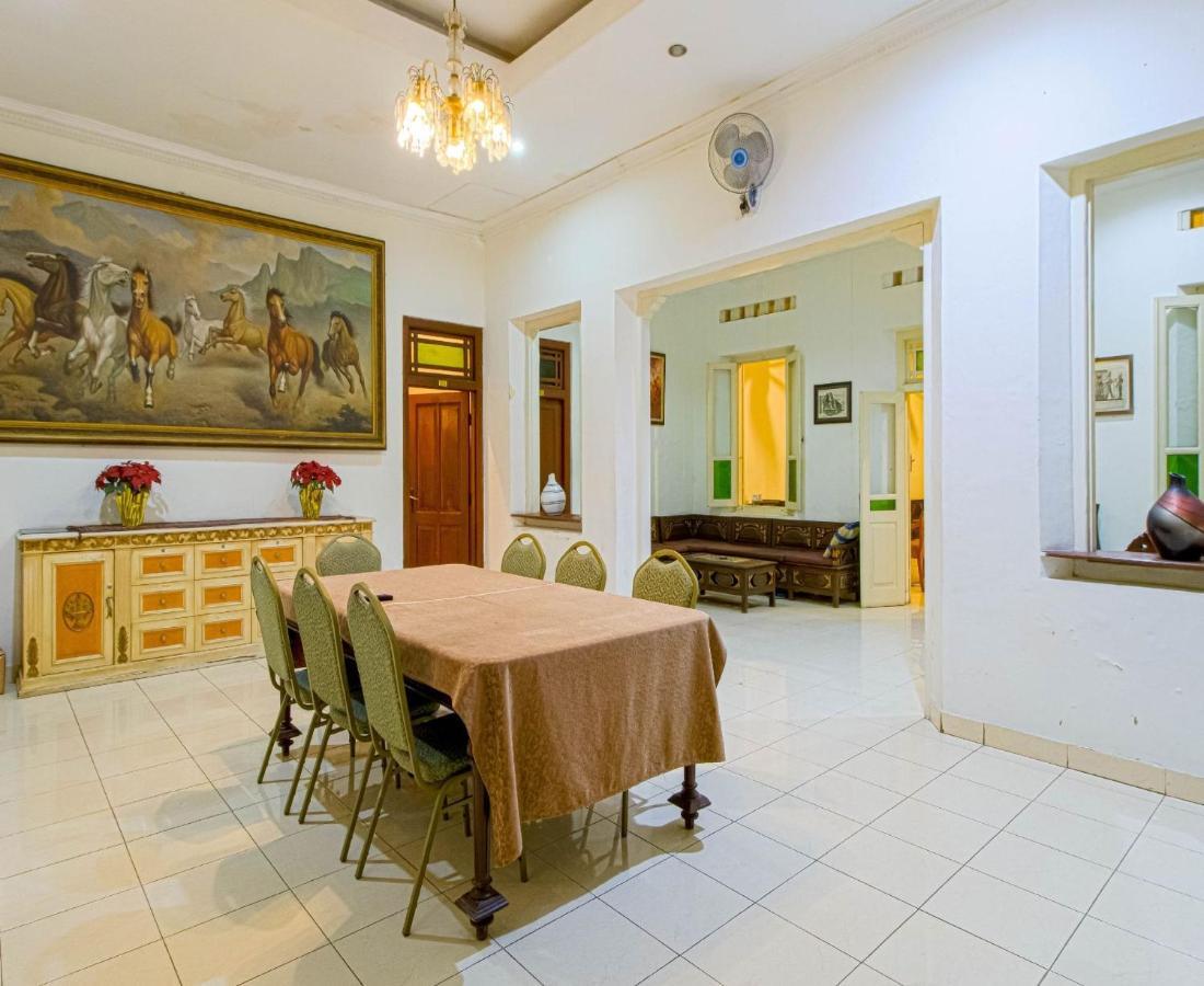 D'Talent Hotel Yogyakarta Extérieur photo