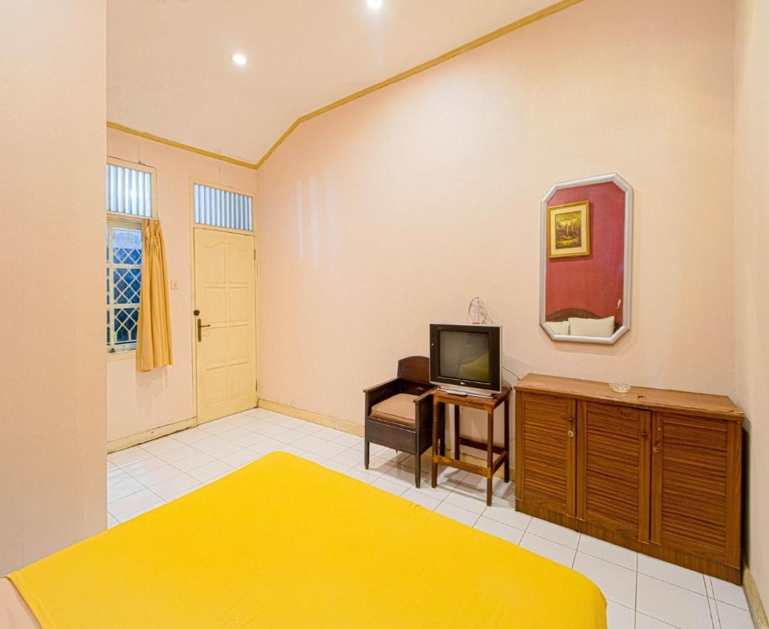 D'Talent Hotel Yogyakarta Extérieur photo
