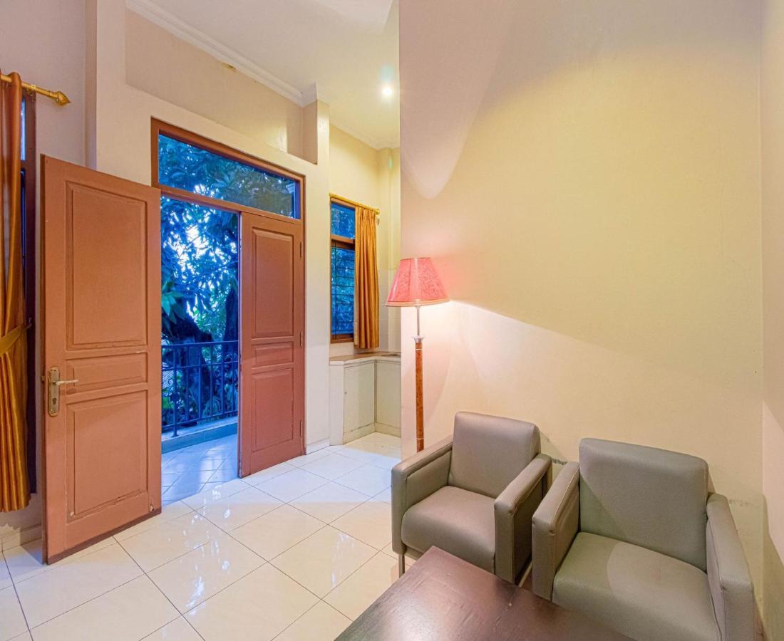 D'Talent Hotel Yogyakarta Extérieur photo
