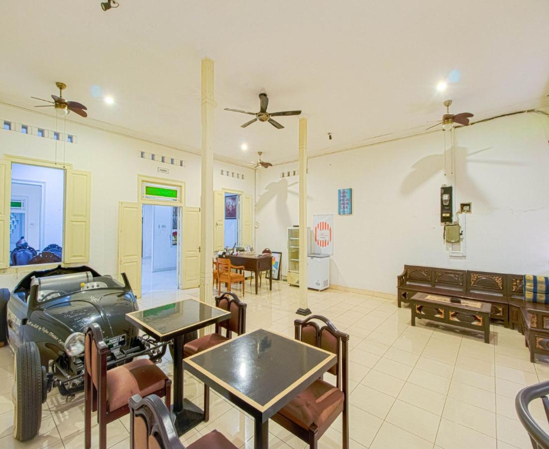 D'Talent Hotel Yogyakarta Extérieur photo