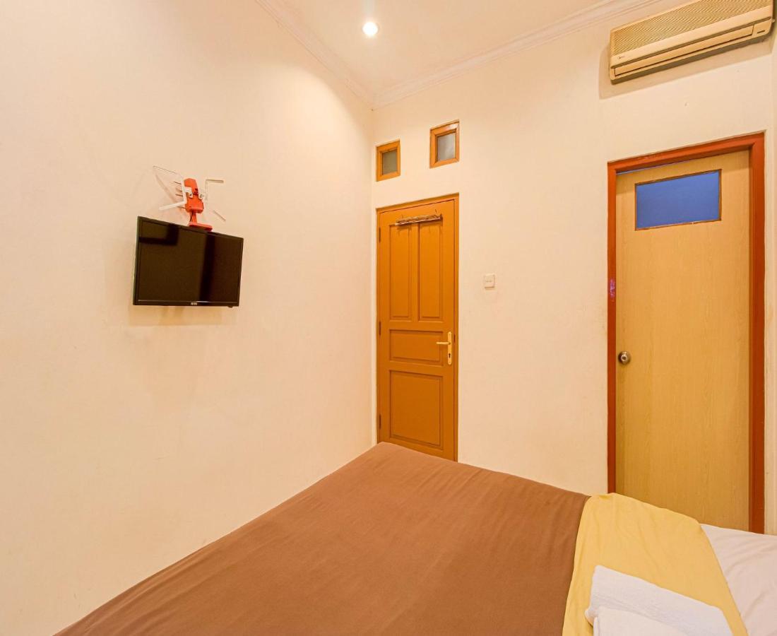 D'Talent Hotel Yogyakarta Extérieur photo