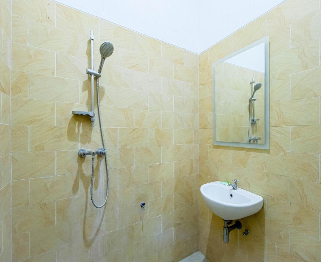 D'Talent Hotel Yogyakarta Extérieur photo