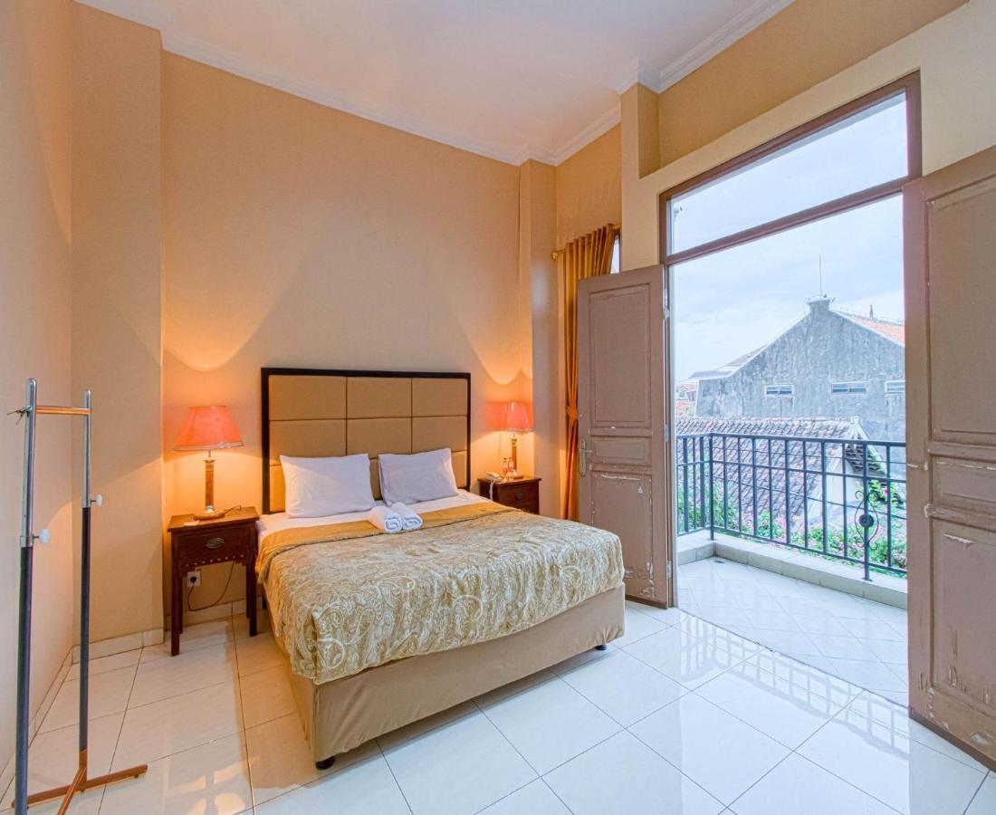 D'Talent Hotel Yogyakarta Extérieur photo