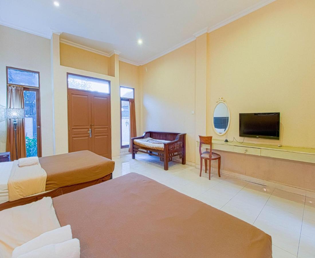 D'Talent Hotel Yogyakarta Extérieur photo